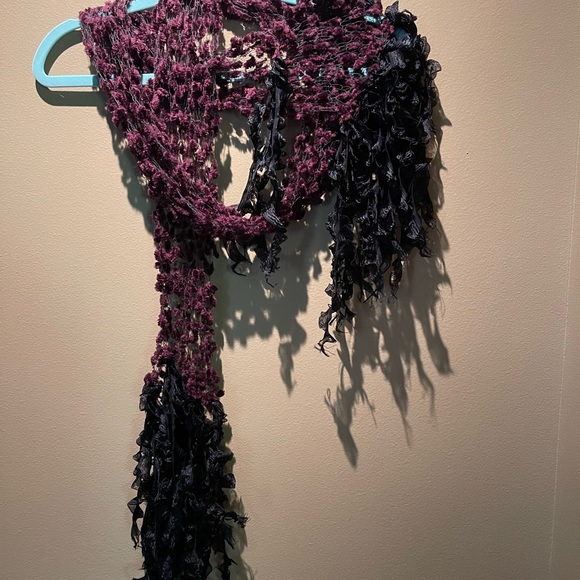 Scarf is piece of art - Picture 6 of 6